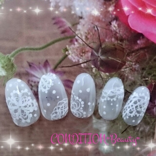 指先からピュアに♡花嫁ネイルはやっぱり純白ホワイトで決定！にて紹介している画像