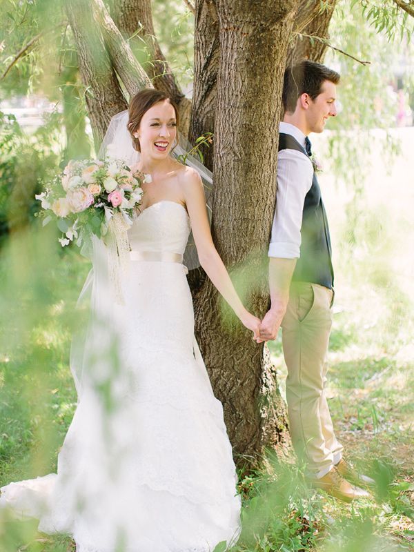 A Comprehensive Guide to Capturing the Best Wedding Photos by Country♡にて紹介している画像