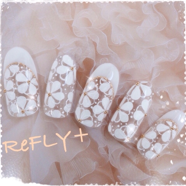 指先からピュアに♡花嫁ネイルはやっぱり純白ホワイトで決定！にて紹介している画像