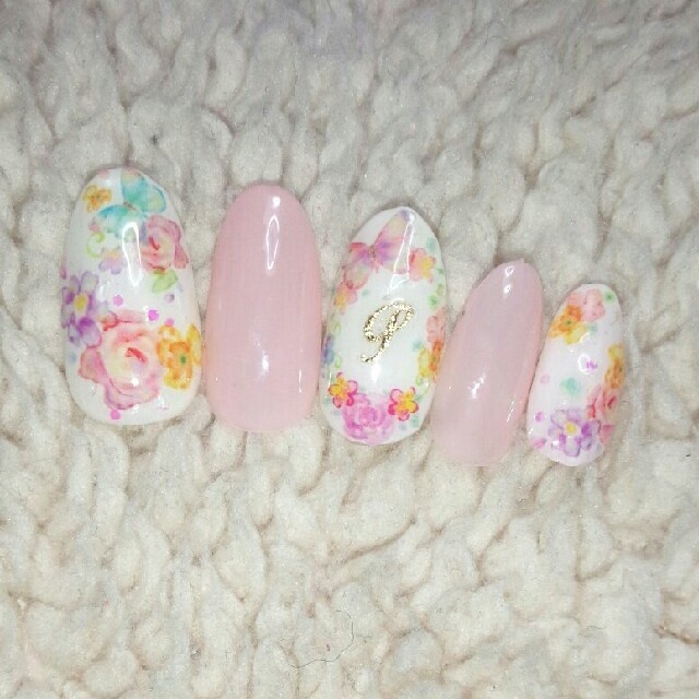 指先からピュアに♡花嫁ネイルはやっぱり純白ホワイトで決定！にて紹介している画像