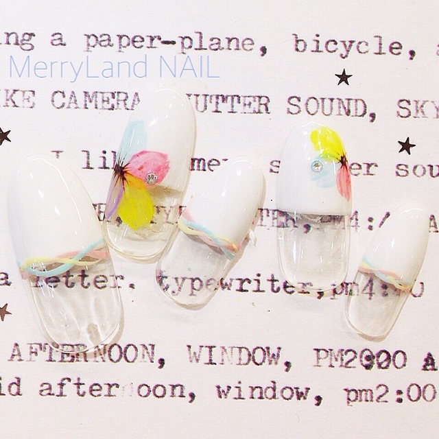 指先からピュアに♡花嫁ネイルはやっぱり純白ホワイトで決定！にて紹介している画像