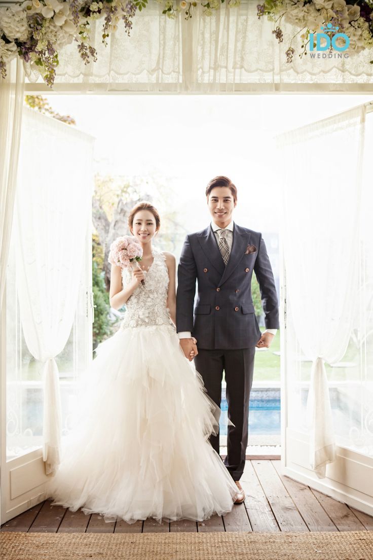 A Comprehensive Guide to Capturing the Best Wedding Photos by Country♡にて紹介している画像