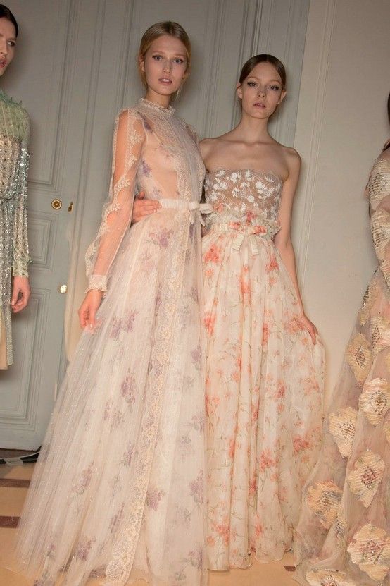 Exquisite Girly Charm: The Truly Adorable Dresses by Valentino!にて紹介している画像