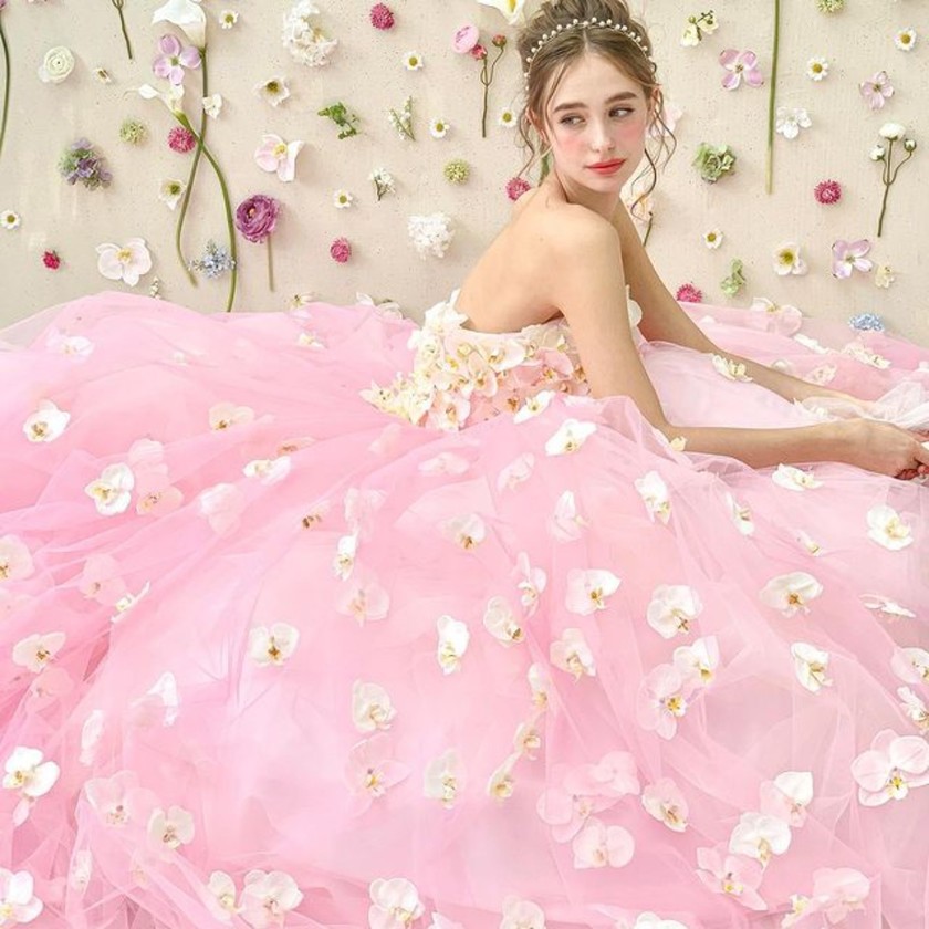 細身で華奢な雰囲気♡シンプルだけど上品な可愛さがある【パールカチューシャ】の髪飾りにて紹介している画像