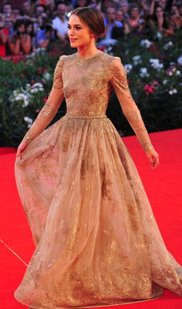 Exquisite Girly Charm: The Truly Adorable Dresses by Valentino!にて紹介している画像