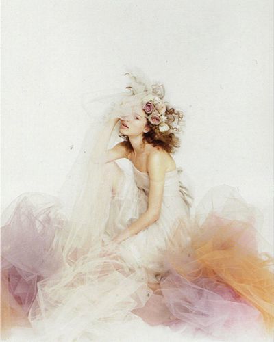 A Wedding Dress Abundant with Flowers: Captivated by Its Adorable, Flower Field-like Charm!にて紹介している画像