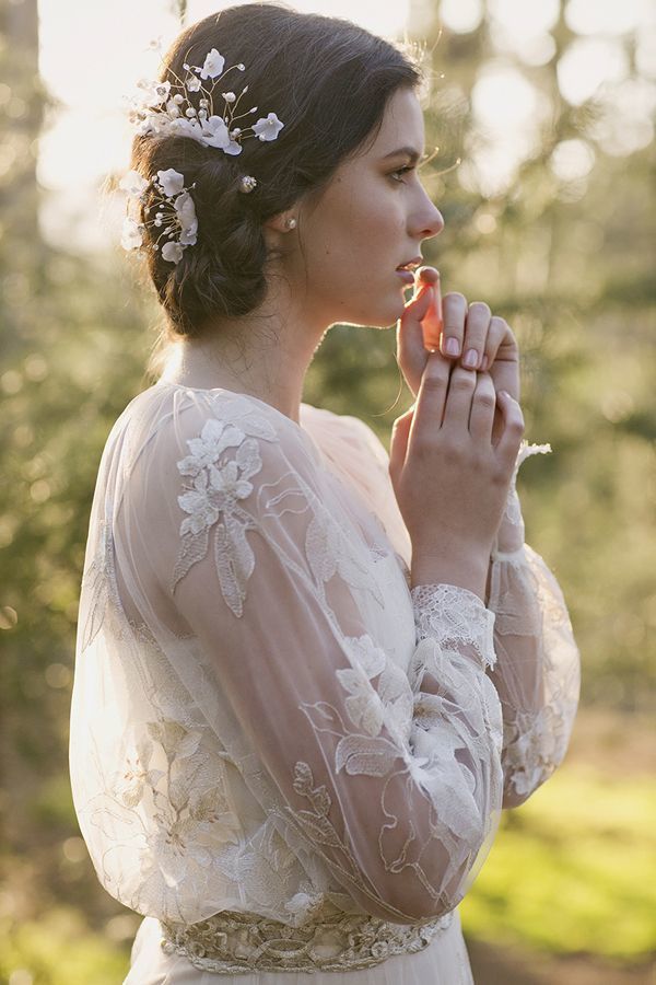A Wedding Dress Abundant with Flowers: Captivated by Its Adorable, Flower Field-like Charm!にて紹介している画像