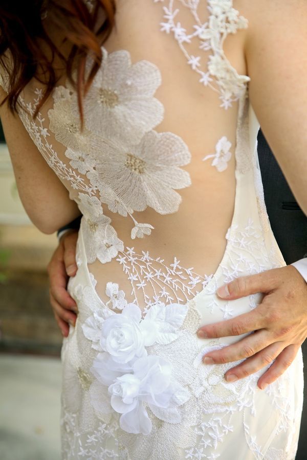 A Wedding Dress Abundant with Flowers: Captivated by Its Adorable, Flower Field-like Charm!にて紹介している画像