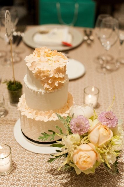 "Because I'm a Girl! Let's Celebrate with Adorable Pastel-Colored Cakes!"にて紹介している画像