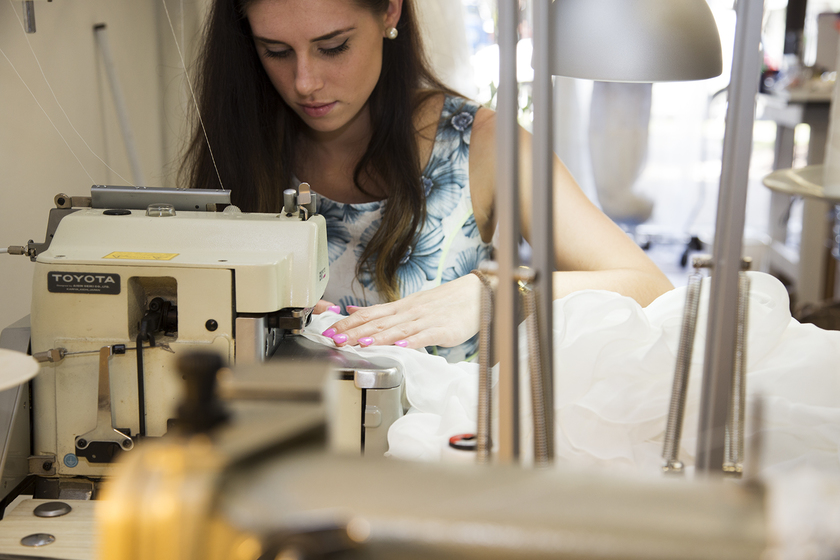 "From Australia! Become a Stunningly Sexy Bride in 'GRACE LOVES LACE' Dresses ♡"にて紹介している画像