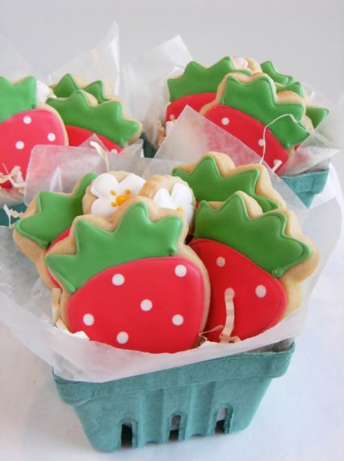 In Season Now! Adorably Sweet Strawberry Weddings Featuring Abundant Ripe Red Strawberries♡にて紹介している画像