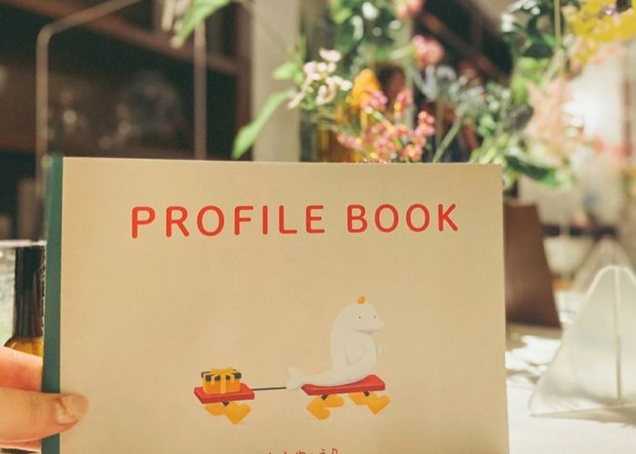 保育園の先生や子ども関係のお仕事なら プロフィールブックを絵本風にするのも良さそう Marry マリー
