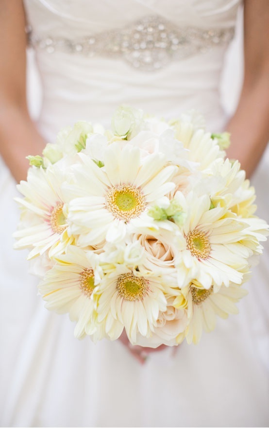 The Importance of Seasonal Vibes: A Spring Wedding with Beautiful Spring Flowers!にて紹介している画像