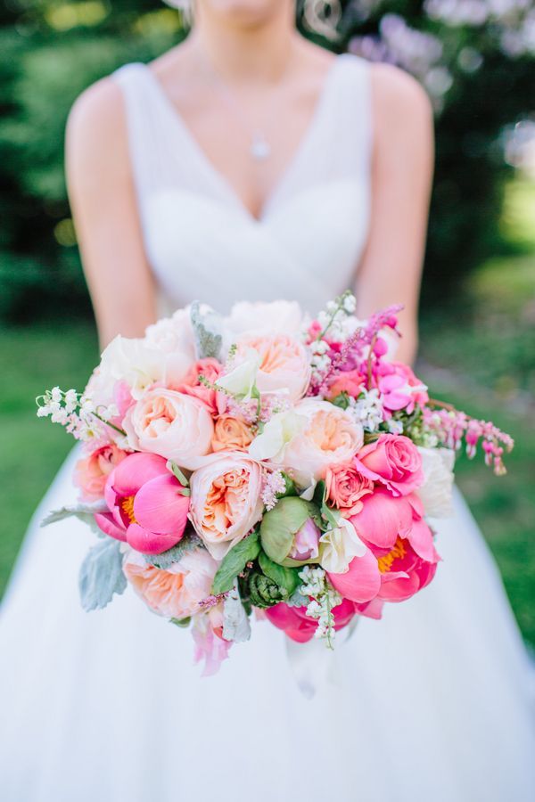 The Importance of Seasonal Vibes: A Spring Wedding with Beautiful Spring Flowers!にて紹介している画像
