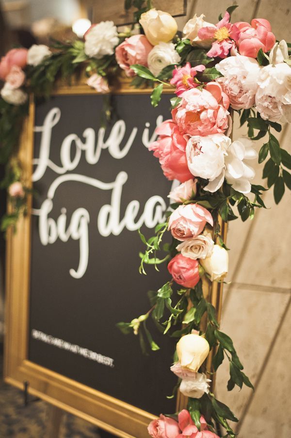 The Importance of Seasonal Vibes: A Spring Wedding with Beautiful Spring Flowers!にて紹介している画像