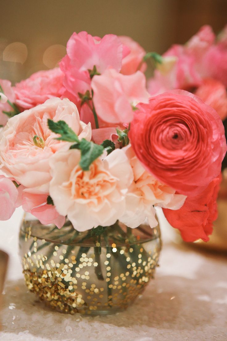The Importance of Seasonal Vibes: A Spring Wedding with Beautiful Spring Flowers!にて紹介している画像