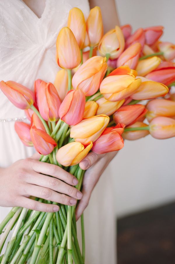 The Importance of Seasonal Vibes: A Spring Wedding with Beautiful Spring Flowers!にて紹介している画像