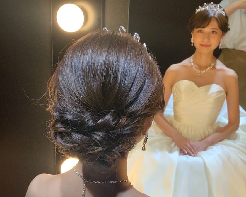 The Ultimate Cute Hairstyles! A Hairstyle Catalog for Wearing a Tiara＊にて紹介している画像