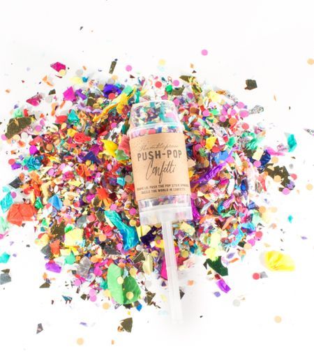 "Colorful Confetti Crackers: The Adorable 'Push Pop Confetti' Shining at Weddings!"にて紹介している画像