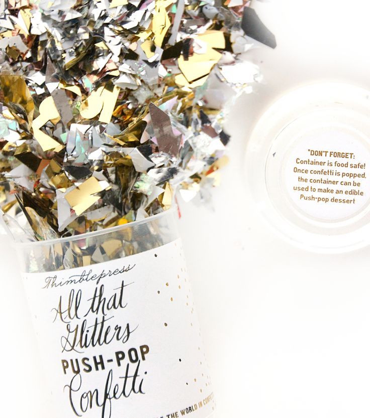 "Colorful Confetti Crackers: The Adorable 'Push Pop Confetti' Shining at Weddings!"にて紹介している画像