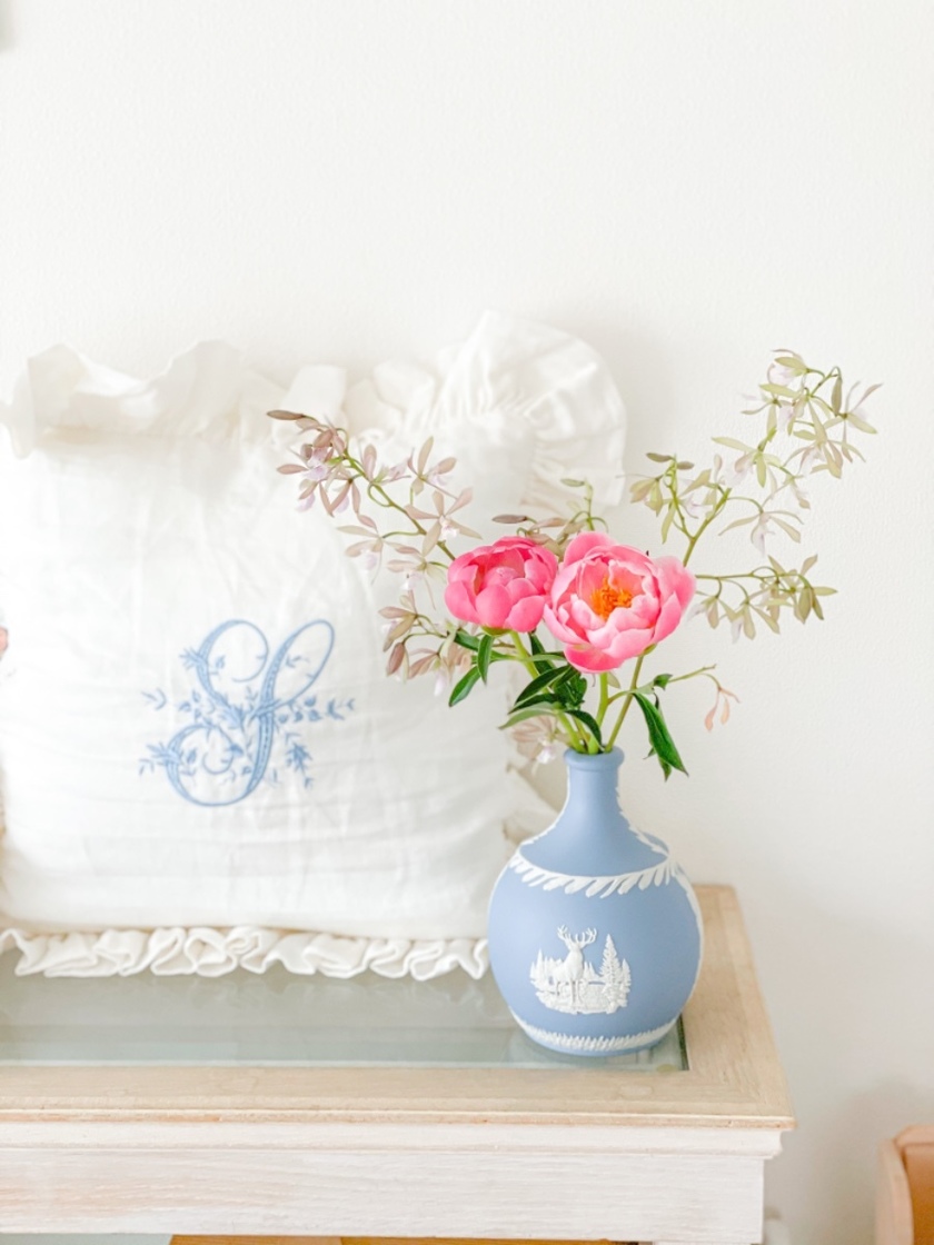 A Joyful Surprise Every Time It Arrives: Ideas for Gifting a Floral Subscription as a Wedding Presentにて紹介している画像