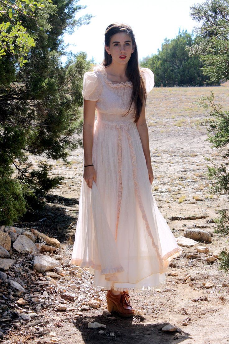 Let's Find Your Favorite Wedding Dress with a Relaxed Vibe! ♡にて紹介している画像