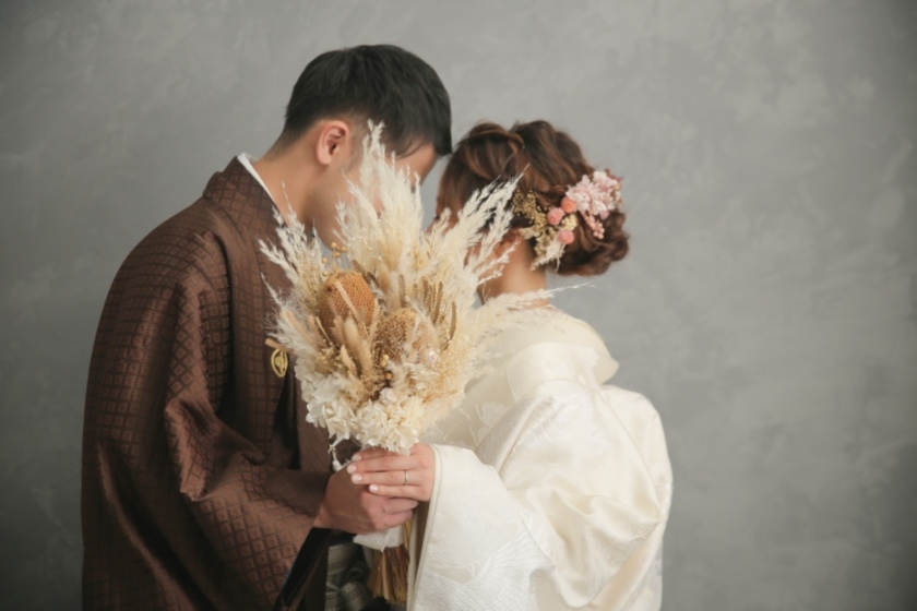 위에서 아래로, 기본 포즈를 모두 망라! 사진사에게 당일 보여주고 싶은 "한복 사전 촬영 포즈" 30선＊にて紹介している画像