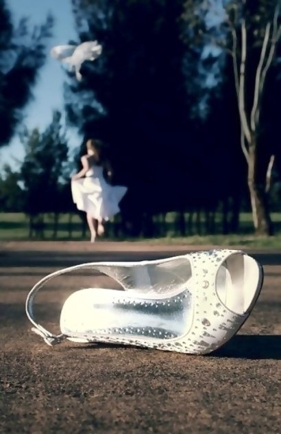 Dreams Come True: Capturing Stunning Wedding Photos as Disney Princesses!にて紹介している画像