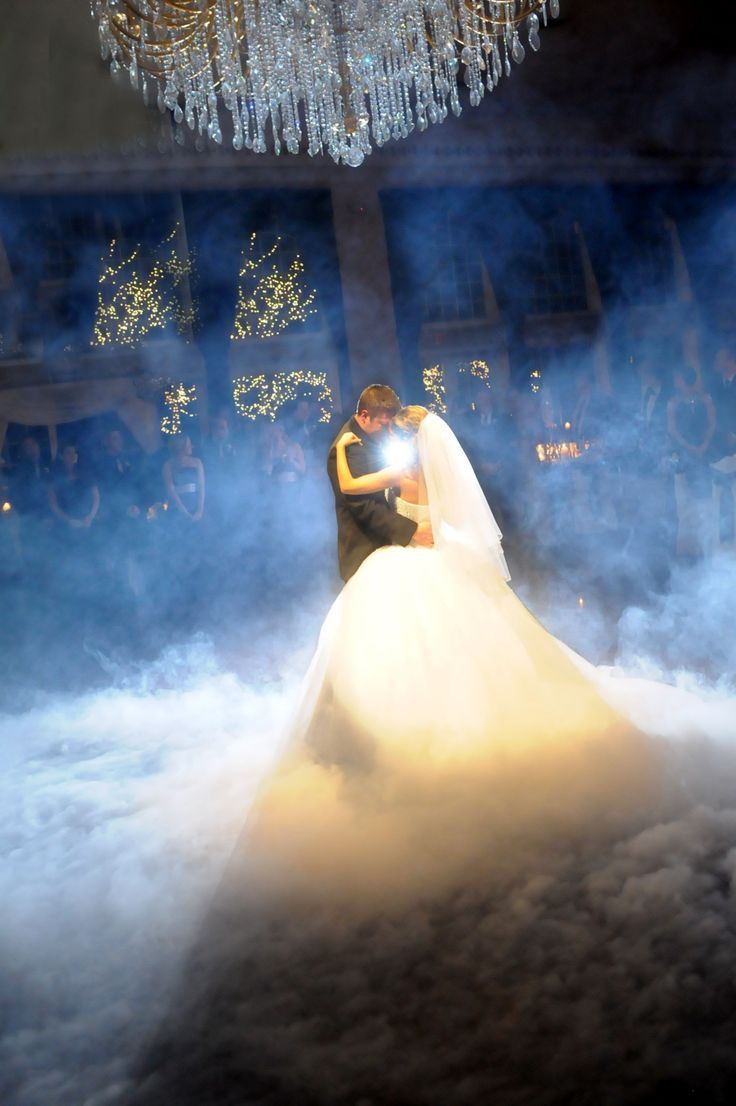 Dreams Come True: Capturing Stunning Wedding Photos as Disney Princesses!にて紹介している画像