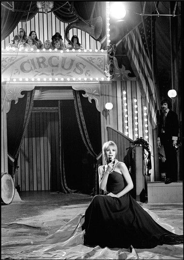 レトロ可愛い60年代♡活躍した女優さんを真似して素敵な花嫁になりたい！にて紹介している画像