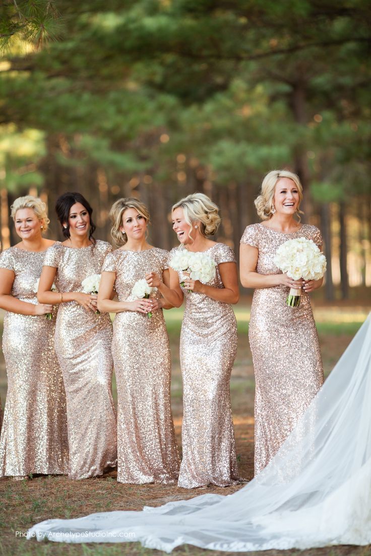 "Create a Dazzling Wedding Party! Essential Ideas for a Must-Have Candy Bar ♡"にて紹介している画像