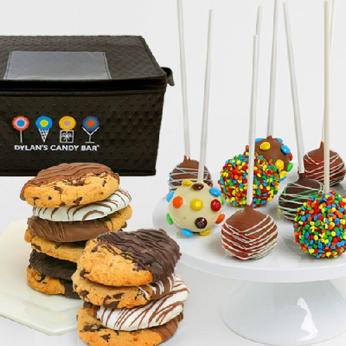 "Create a Dazzling Wedding Party! Essential Ideas for a Must-Have Candy Bar ♡"にて紹介している画像