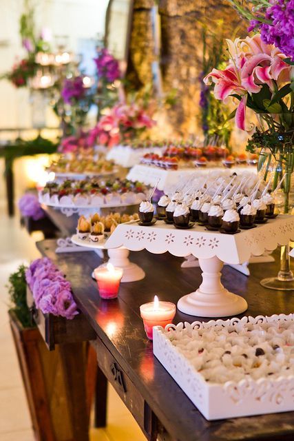 "Create a Dazzling Wedding Party! Essential Ideas for a Must-Have Candy Bar ♡"にて紹介している画像
