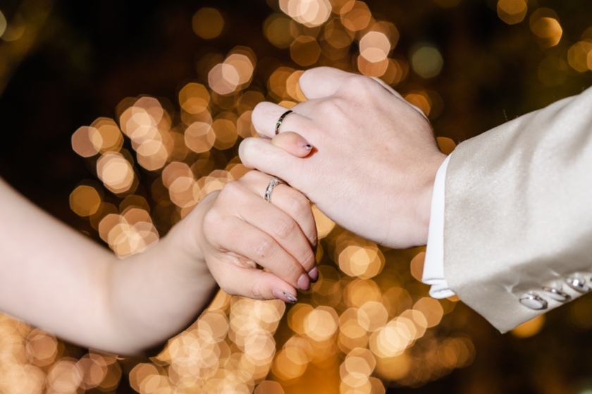 Beautiful people take proper care of themselves. A feature on [Hand Packs] that make your hands plump and shiny.にて紹介している画像