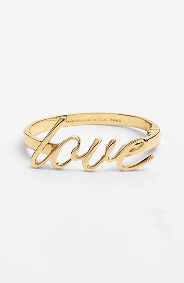 Adorably Stylish: A Collection of Kate Spade Fashion Accessories Perfect for Weddings ♠️にて紹介している画像