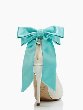 Adorably Stylish: A Collection of Kate Spade Fashion Accessories Perfect for Weddings ♠️にて紹介している画像