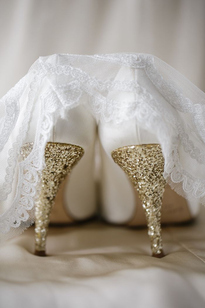 Adorably Stylish: A Collection of Kate Spade Fashion Accessories Perfect for Weddings ♠️にて紹介している画像