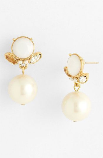 Adorably Stylish: A Collection of Kate Spade Fashion Accessories Perfect for Weddings ♠️にて紹介している画像