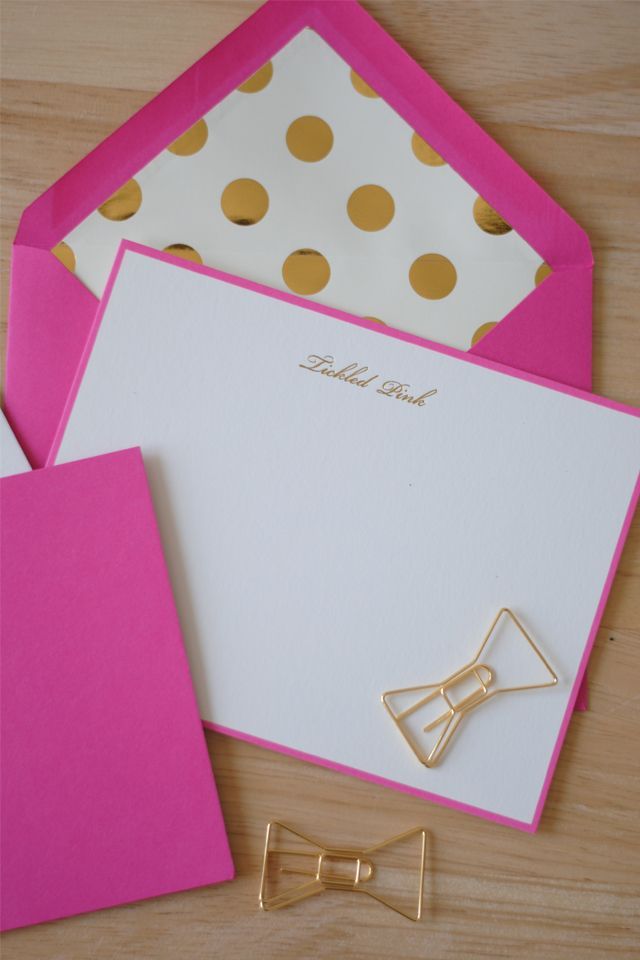 Adorably Stylish: A Collection of Kate Spade Fashion Accessories Perfect for Weddings ♠️にて紹介している画像