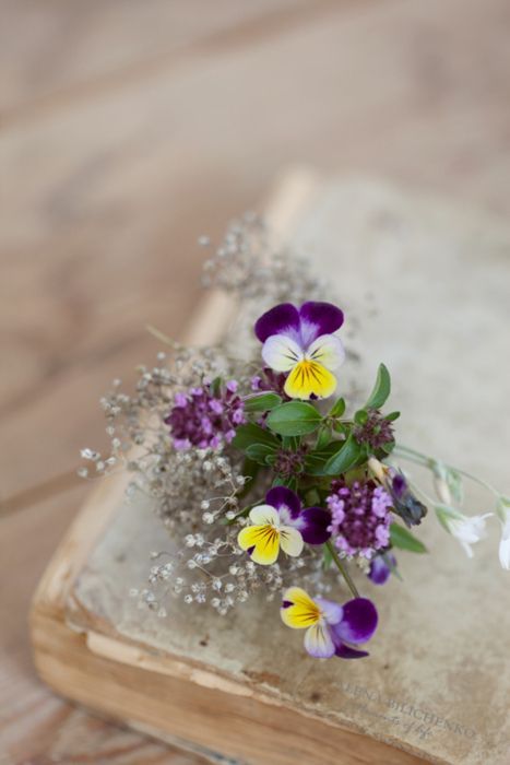 BOOK×FLOWER♡ Adorable Vintage Vibes♡にて紹介している画像