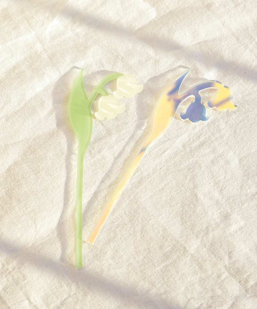 "Chic Idea: Using 3coins Acrylic Flowers as Place Cards for 330 Yen for Two!"にて紹介している画像