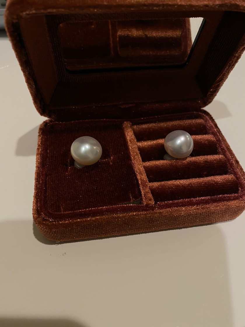 The Impact of Millimeter Differences! Which Size of Pearl Earrings Do You Prefer? A Visual Comparison by Sizeにて紹介している画像