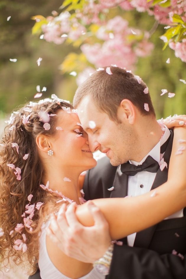 初夏にぴったり♡「花びら」がテーマの華やかで可愛い結婚式＊＊にて紹介している画像