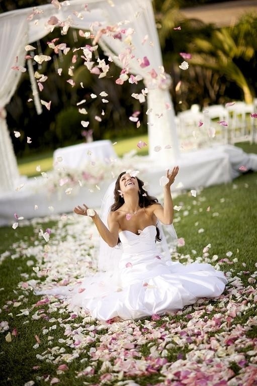 初夏にぴったり♡「花びら」がテーマの華やかで可愛い結婚式＊＊にて紹介している画像