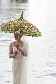 Plus One Fashion Item! Feel Like a Noblewoman with the Perfect Wedding "Parasol" ♡にて紹介している画像