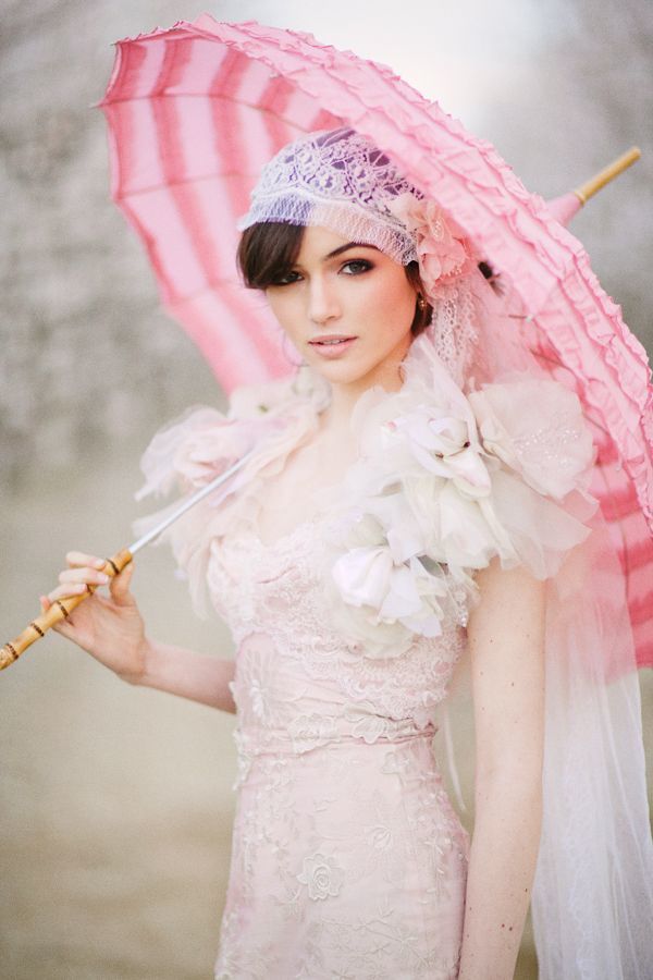 Plus One Fashion Item! Feel Like a Noblewoman with the Perfect Wedding "Parasol" ♡にて紹介している画像