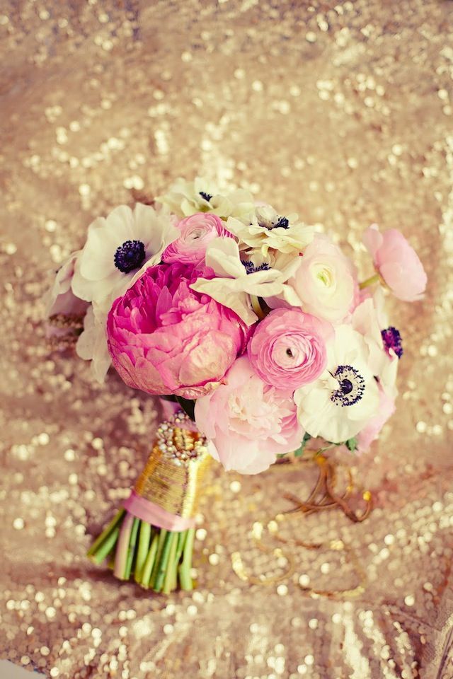 Feminine & Luxurious: A Wedding Theme of Pink and Gold ♡にて紹介している画像