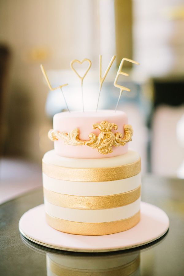 Feminine & Luxurious: A Wedding Theme of Pink and Gold ♡にて紹介している画像