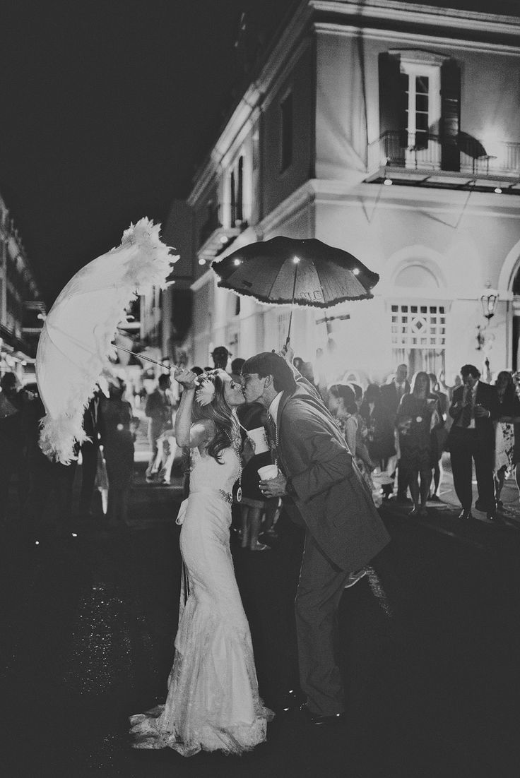 Plus One Fashion Item! Feel Like a Noblewoman with the Perfect Wedding "Parasol" ♡にて紹介している画像