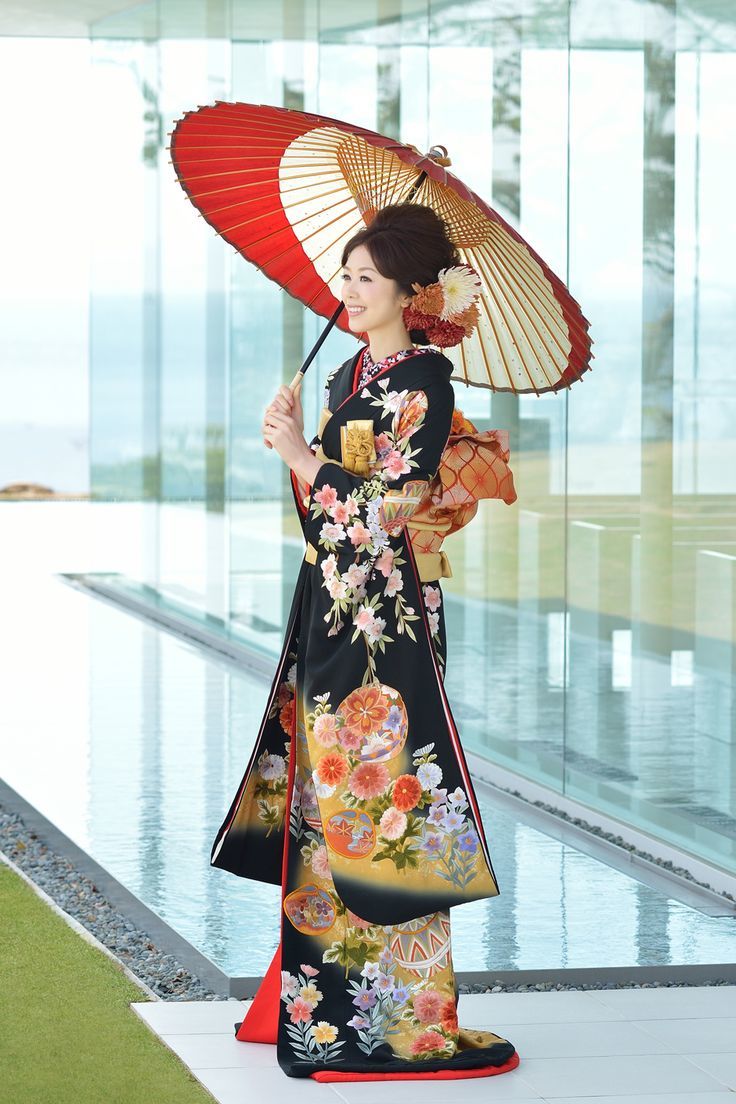 Plus One Fashion Item! Feel Like a Noblewoman with the Perfect Wedding "Parasol" ♡にて紹介している画像
